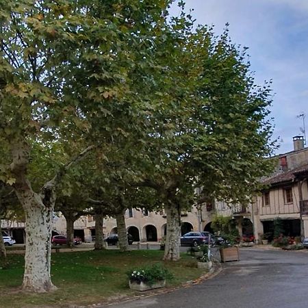 La Maison des Cornières Fourcès Esterno foto