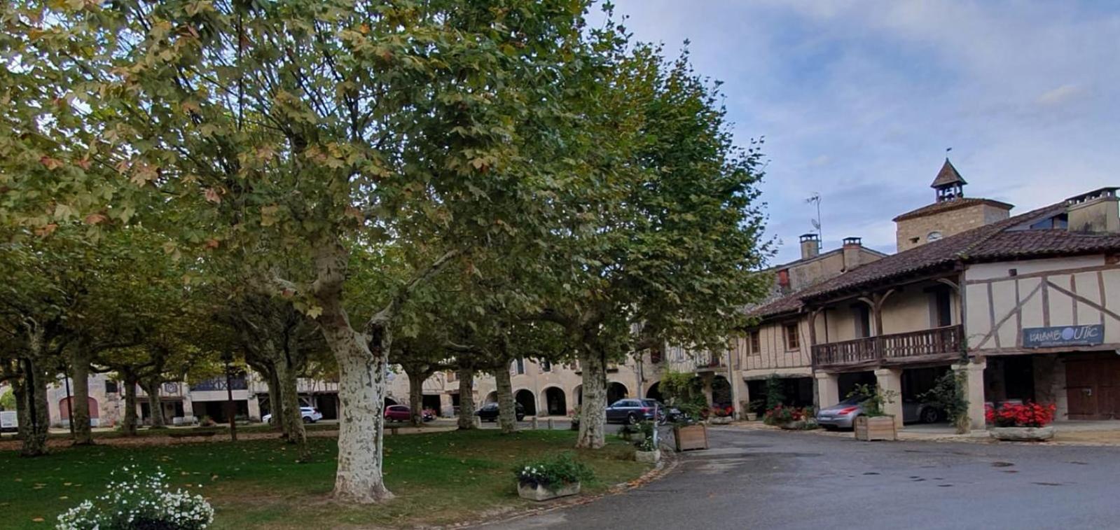 La Maison des Cornières Fourcès Esterno foto