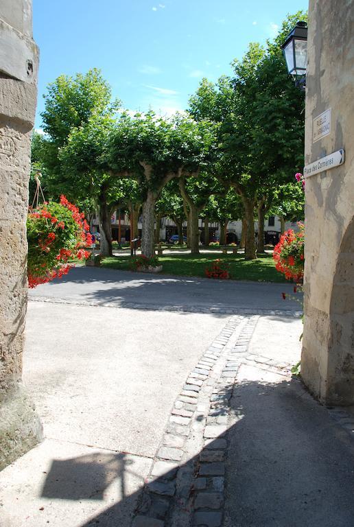 La Maison des Cornières Fourcès Esterno foto