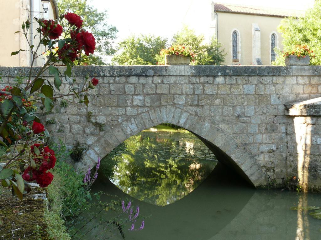 La Maison des Cornières Fourcès Esterno foto