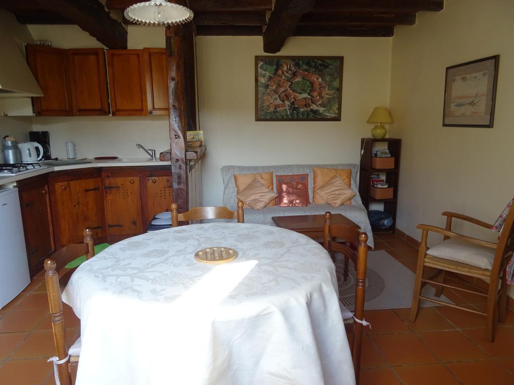 La Maison des Cornières Fourcès Esterno foto